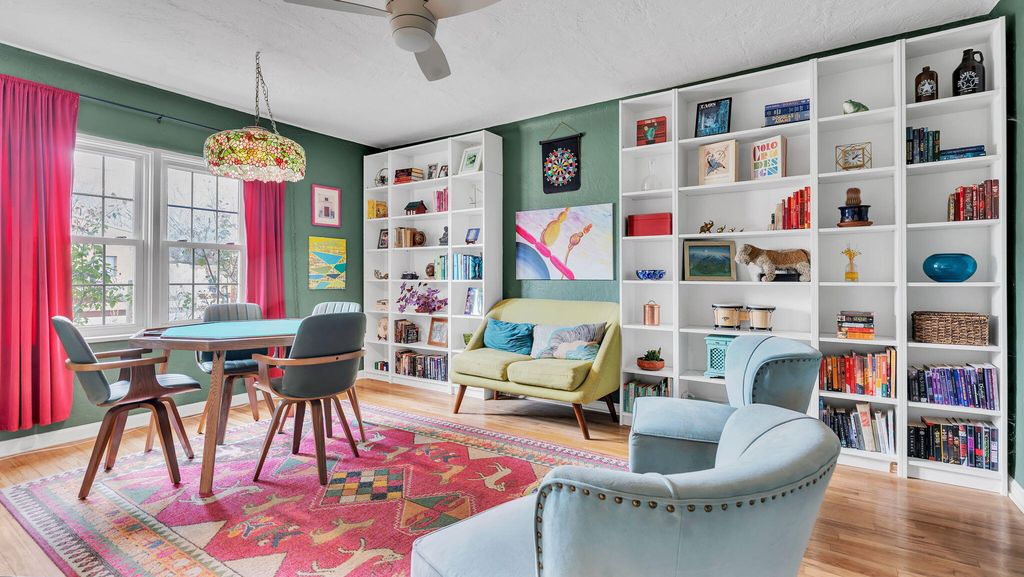 Image 6 of property listing at 1046 McMullen Drive NW, Albuquerque, NM 87107