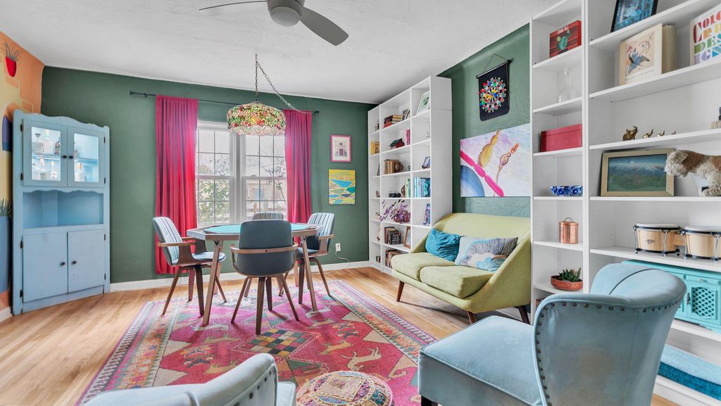 Image 8 of property listing at 1046 McMullen Drive NW, Albuquerque, NM 87107