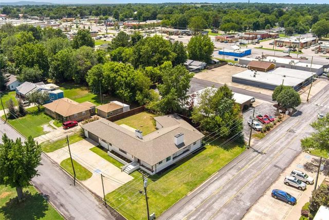 702 Shipley Street, Springdale, AR 72764