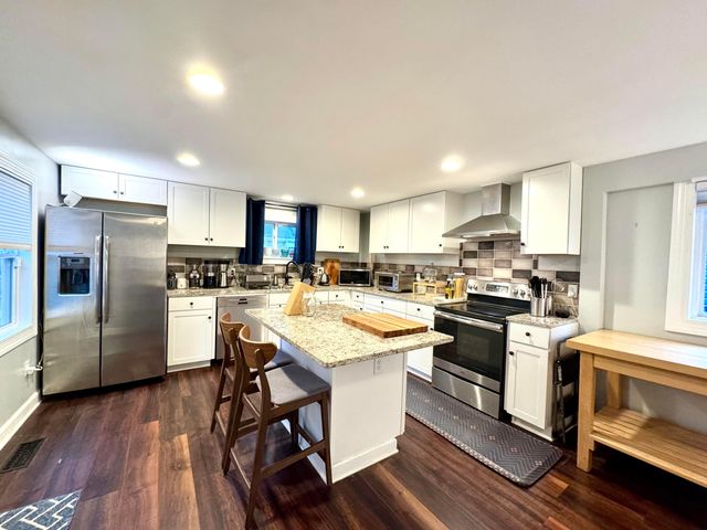94 E Woodrow Avenue, Columbus, OH 43207