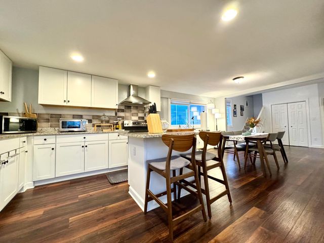 94 E Woodrow Avenue, Columbus, OH 43207