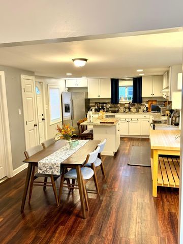 94 E Woodrow Avenue, Columbus, OH 43207