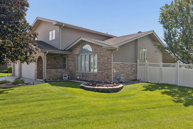 611 Flanagan Drive, Minooka, IL 60447