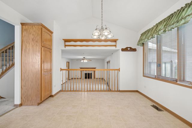 611 Flanagan Drive, Minooka, IL 60447