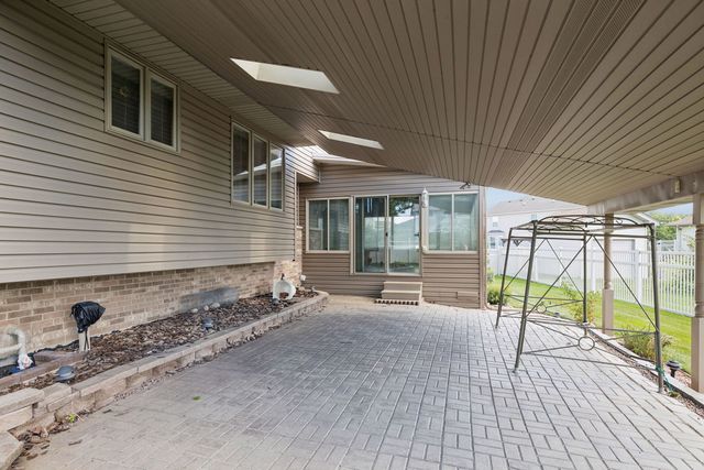611 Flanagan Drive, Minooka, IL 60447