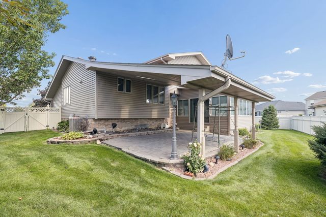 611 Flanagan Drive, Minooka, IL 60447
