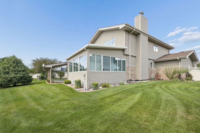 611 Flanagan Drive, Minooka, IL 60447