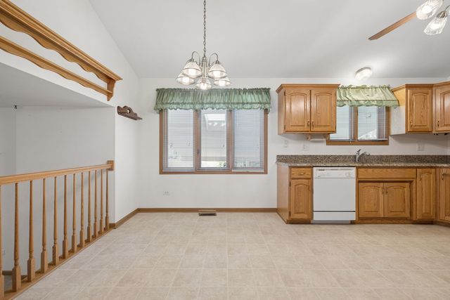 611 Flanagan Drive, Minooka, IL 60447