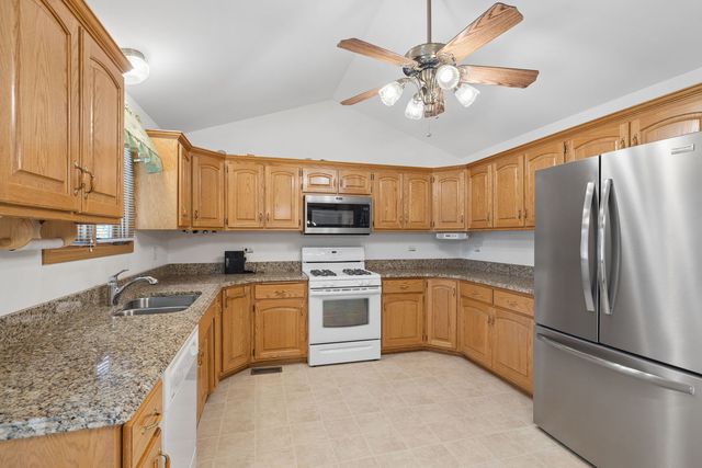 611 Flanagan Drive, Minooka, IL 60447