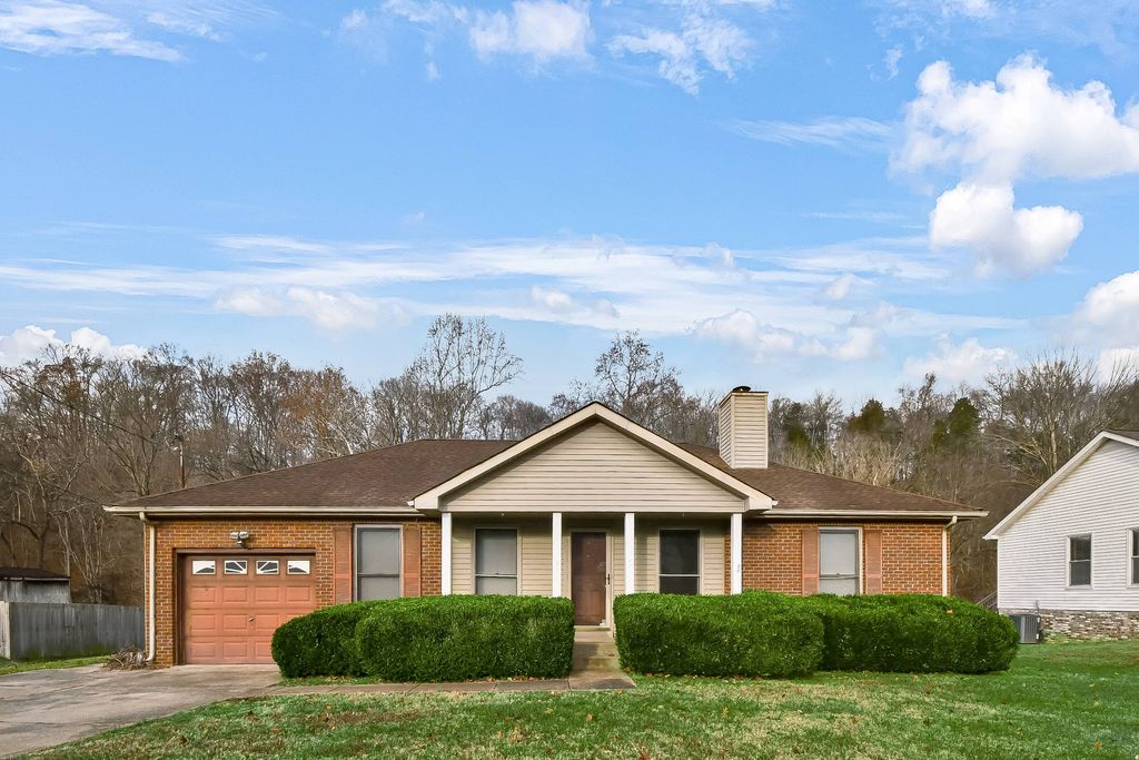 3416 Clearwater Drive, Clarksville, TN 37040