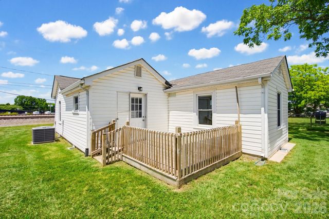 1627 Warren Avenue, Gastonia, NC 28054