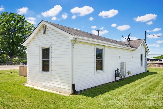 1627 Warren Avenue, Gastonia, NC 28054