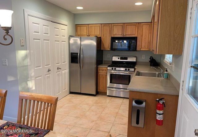 508 Asbury Avenue, Ocean Gate, NJ 08740