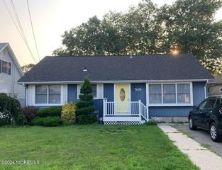 508 Asbury Avenue, Ocean Gate, NJ 08740