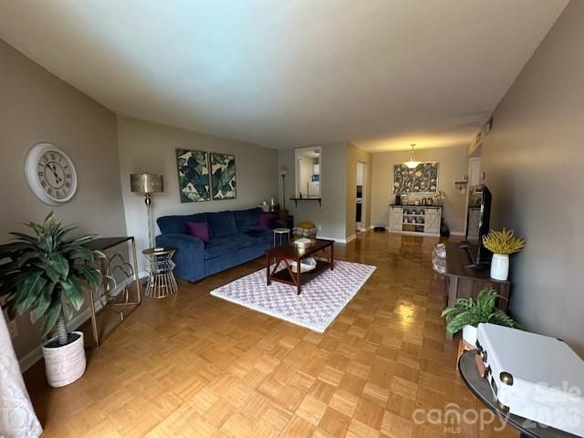 1323 Queens Road 313, Charlotte, NC 28207