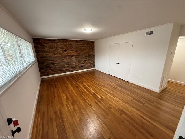 222 N Hawthorne Road D, Winston-salem, NC 27104