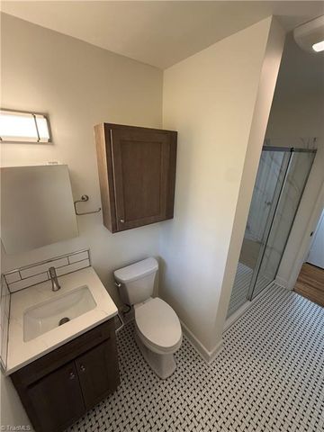 222 N Hawthorne Road D, Winston-salem, NC 27104