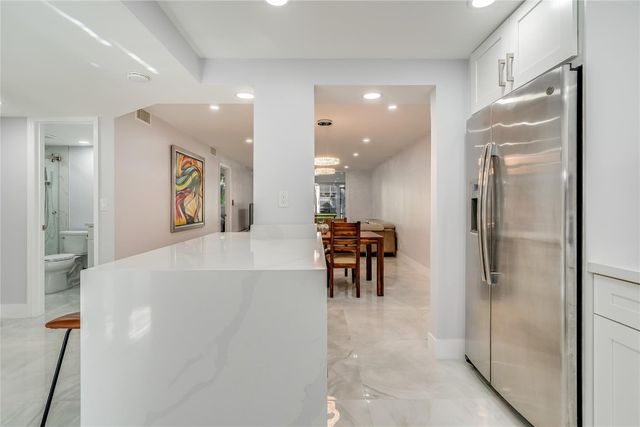 9523 S Hollybrook Lake Drive 102, Pembroke Pines, FL 33025