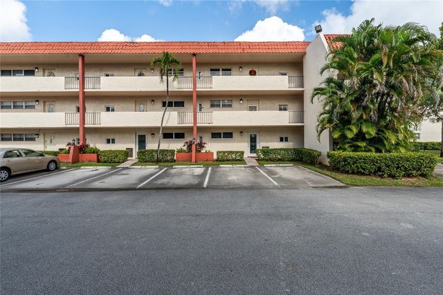 9523 S Hollybrook Lake Drive 102, Pembroke Pines, FL 33025