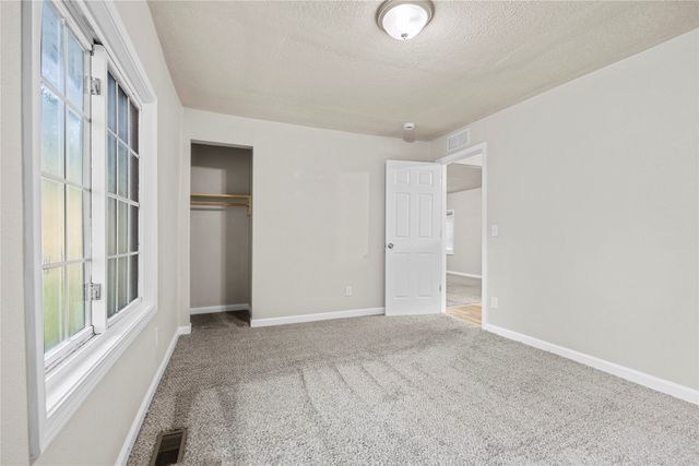 631 SE 27th Court, Des Moines, IA 50317
