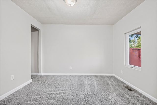 631 SE 27th Court, Des Moines, IA 50317
