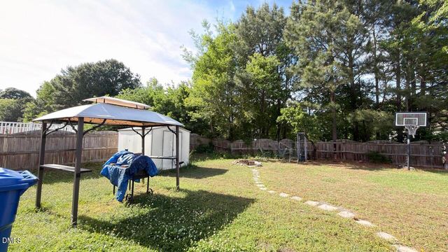 1745 E Honey Springs Avenue, Fuquay Varina, NC 27526