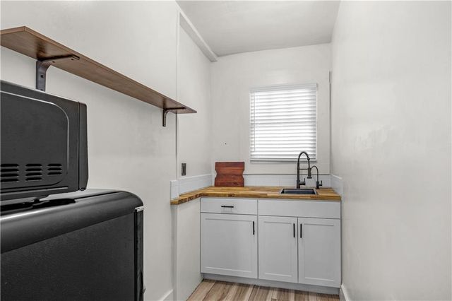 1112 Dauphin Street, Mobile, AL 36604