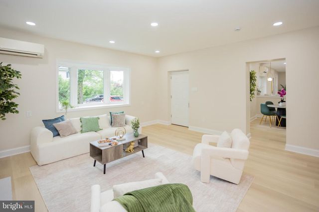 139 W WALNUT ST, North Wales, PA 19454