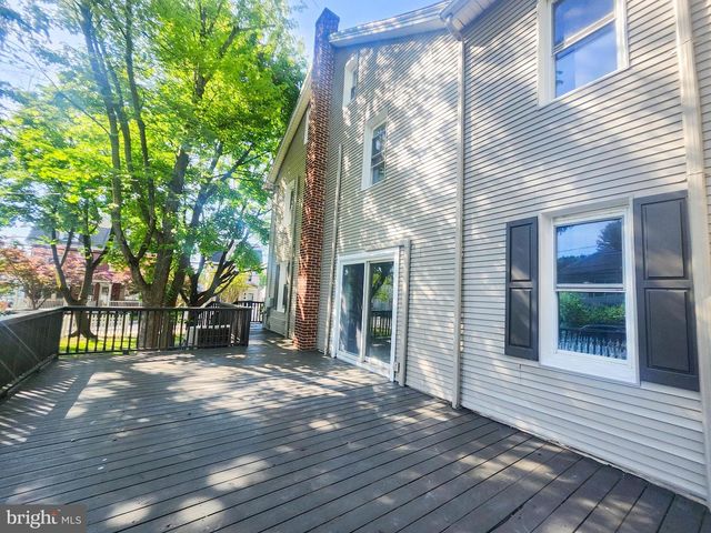 139 W WALNUT ST, North Wales, PA 19454