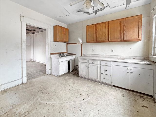 1105 Euclid Avenue, Des Moines, IA 50313