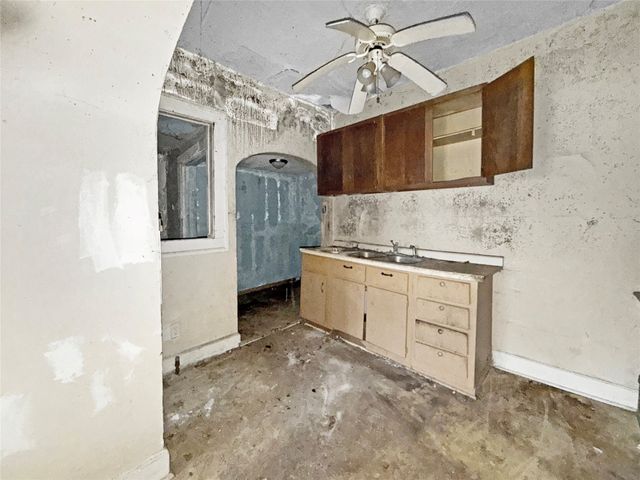 1105 Euclid Avenue, Des Moines, IA 50313