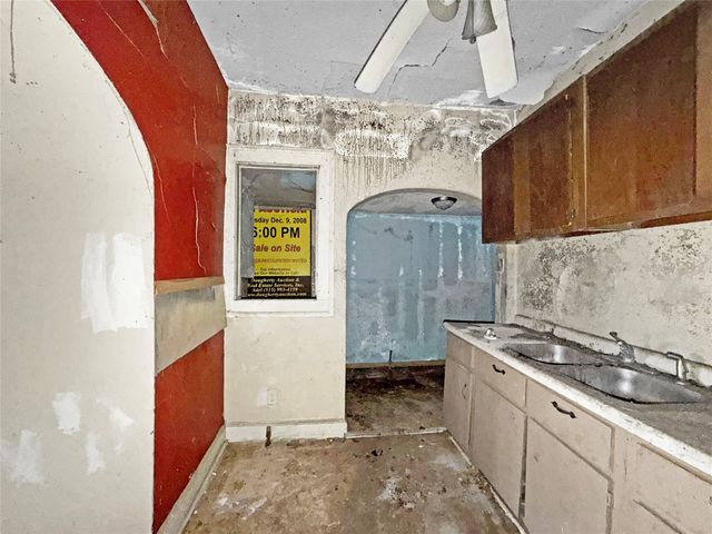 1105 Euclid Avenue, Des Moines, IA 50313