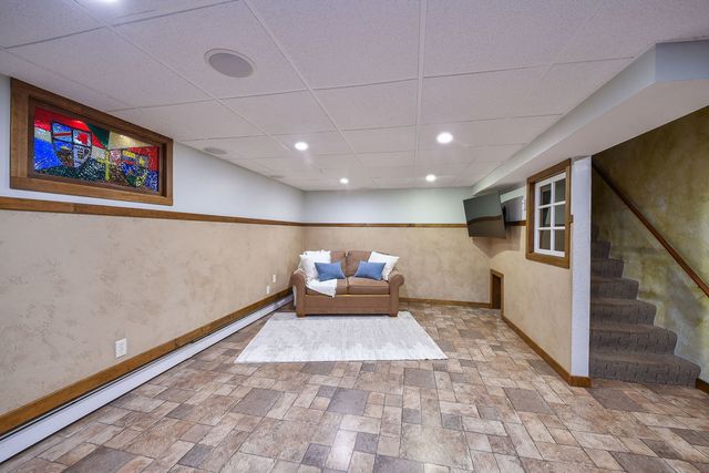 403 Meadowrue Lane, Batavia, IL 60510