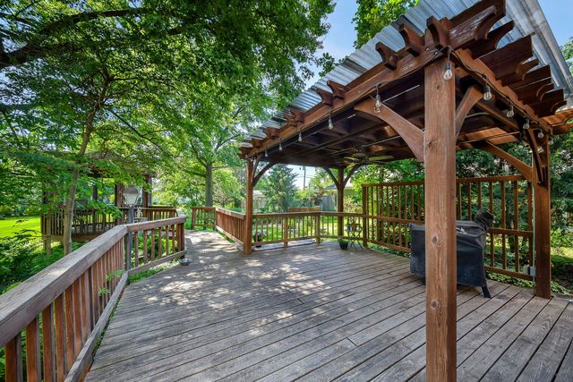 403 Meadowrue Lane, Batavia, IL 60510