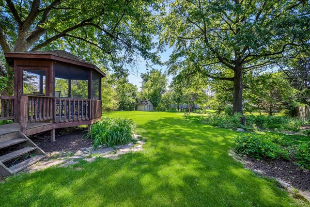 403 Meadowrue Lane, Batavia, IL 60510