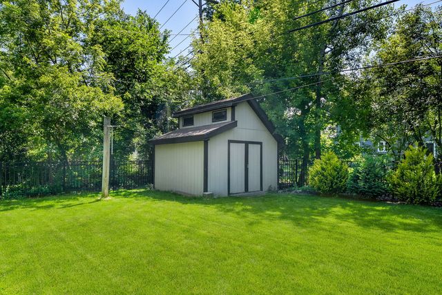 403 Meadowrue Lane, Batavia, IL 60510