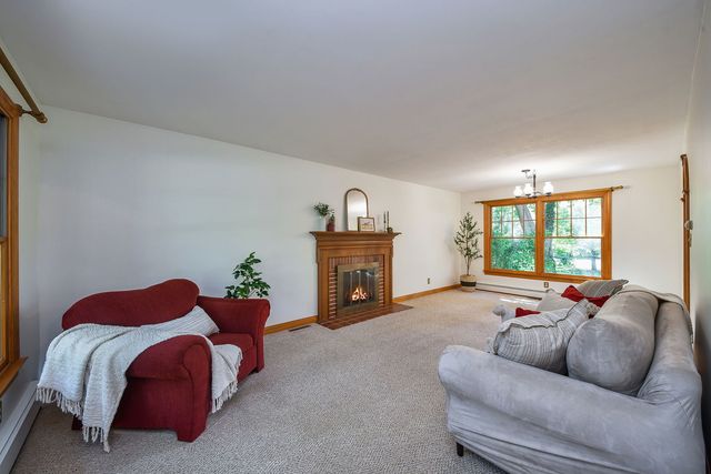 403 Meadowrue Lane, Batavia, IL 60510