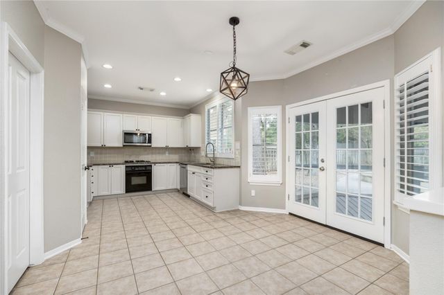 81 N Apple Springs Circle, The Woodlands, TX 77382