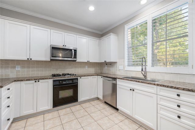 81 N Apple Springs Circle, The Woodlands, TX 77382