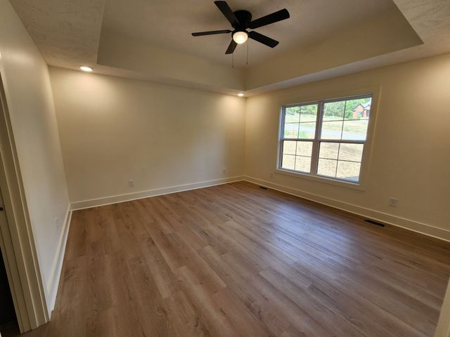 115 Acorn Ln, Hartsville, TN 37074