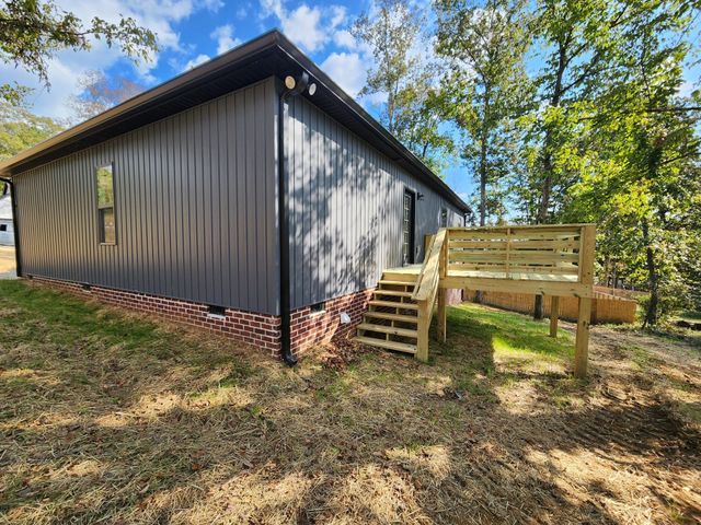 115 Acorn Ln, Hartsville, TN 37074