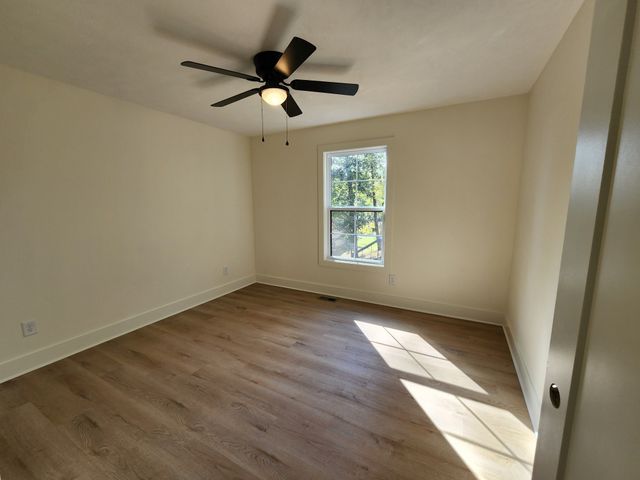 115 Acorn Ln, Hartsville, TN 37074