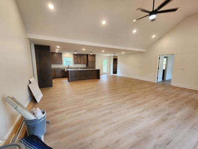 115 Acorn Ln, Hartsville, TN 37074