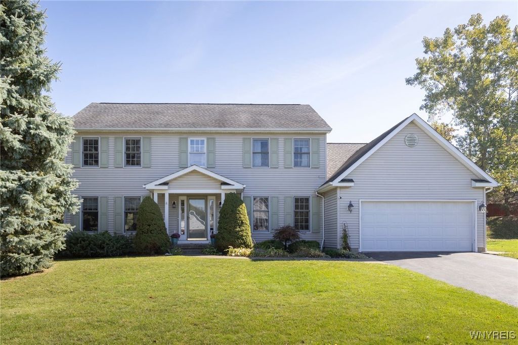 103 Burbank Drive, Orchard Park, NY 14127