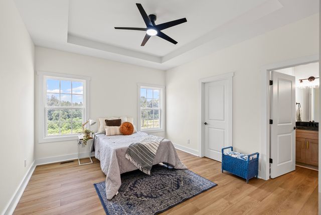 1805 Hickory Cove LN, Moneta, VA 24121