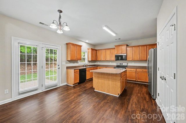 9839 Jeanette Circle, Charlotte, NC 28213