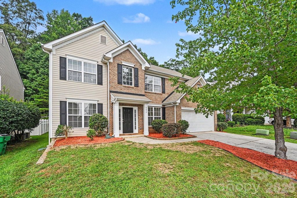 9839 Jeanette Circle, Charlotte, NC 28213