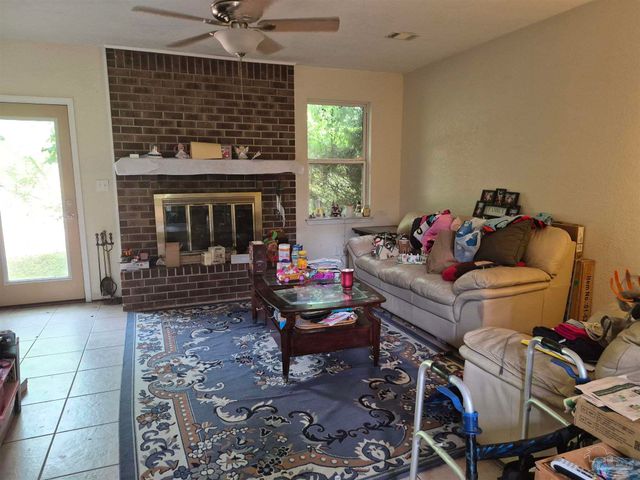 7855 Bay Meadows Dr, Pensacola, FL 32507