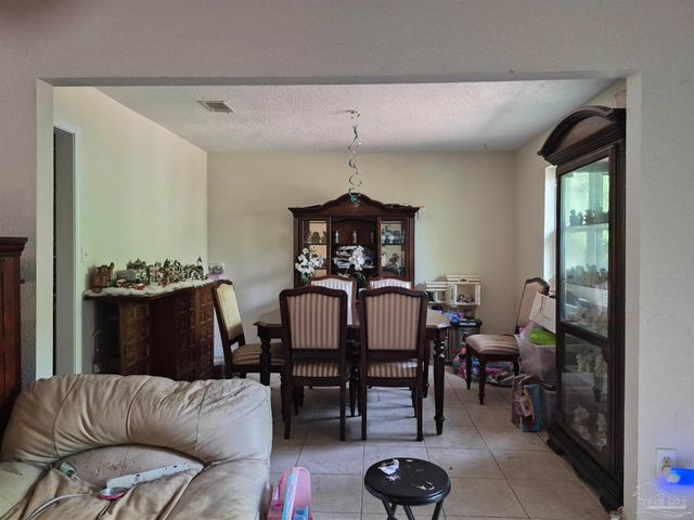 7855 Bay Meadows Dr, Pensacola, FL 32507
