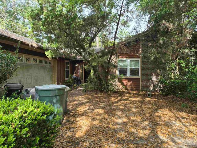7855 Bay Meadows Dr, Pensacola, FL 32507
